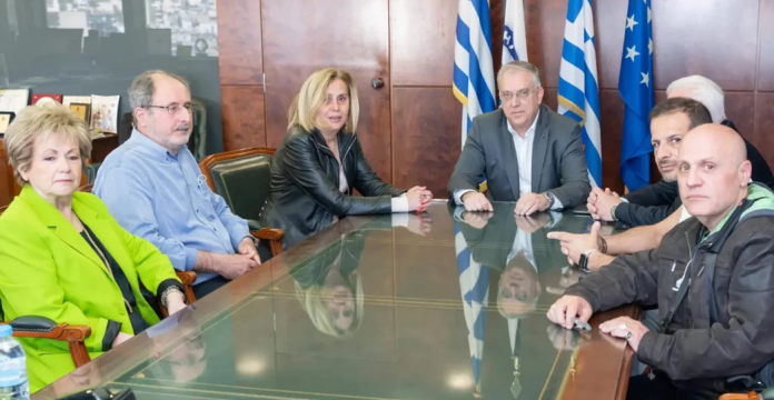 Screenshot 2023-05-02 at 17-50-22 Θεοδωρικάκος Συναντήθηκε με το ΔΣ της ΕΣΗΕΑ για την εξιχνίαση της υπόθεσης δολοφονίας του Γιώργου Καραϊβάζ